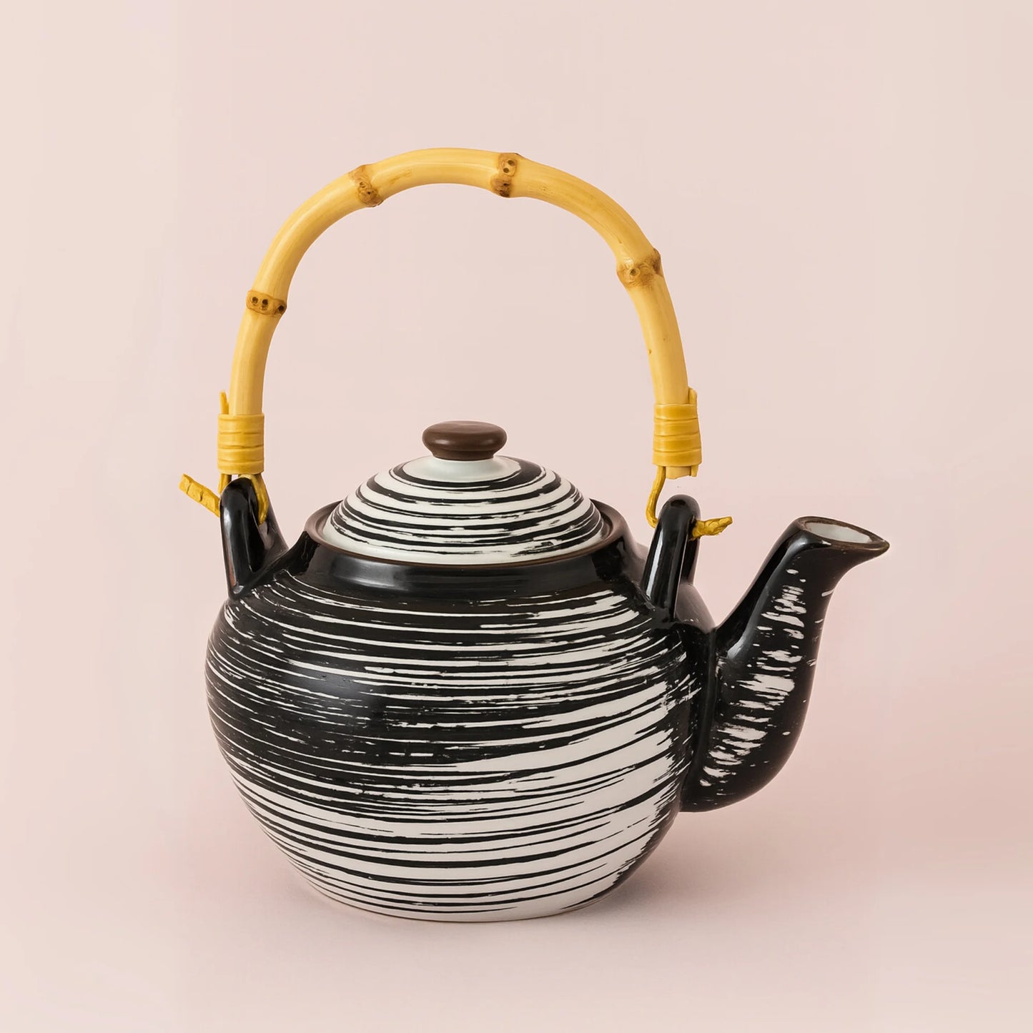 Teapot en bekers - ambachtelijke elegantie en kostbare vraatzucht